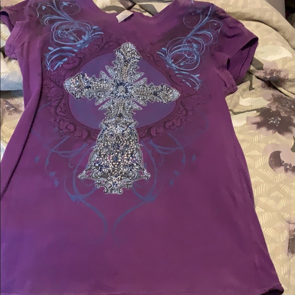 Cross tee